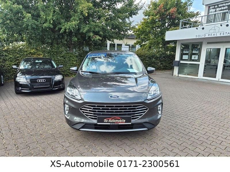 Usado Ford Kuga Titanium 152 HP (111 kW) 2020 Cinzento SUV