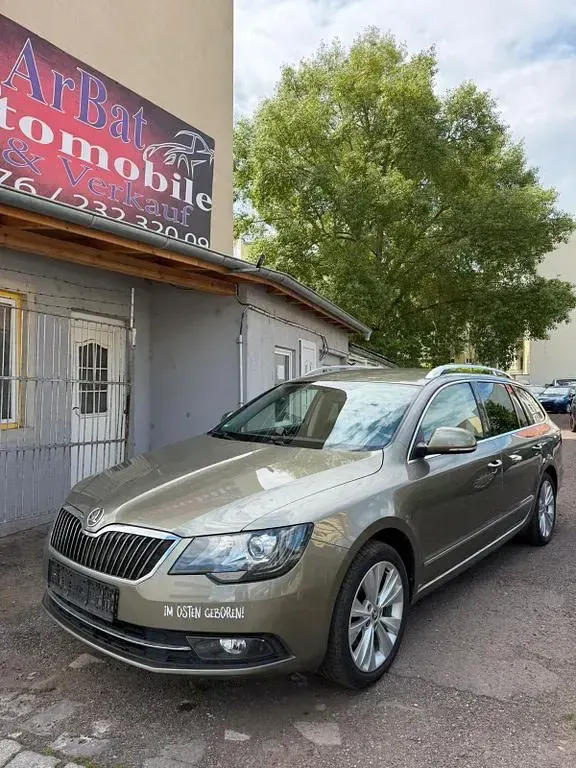 Gebraucht Skoda Superb Elegance 170 PS (125 kW) 2014 Grün Kombi