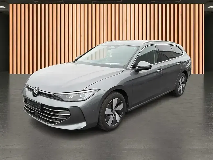 Usata VW Passat Elegance 150 CV (110 kW) 2025 Grigio Station wagon