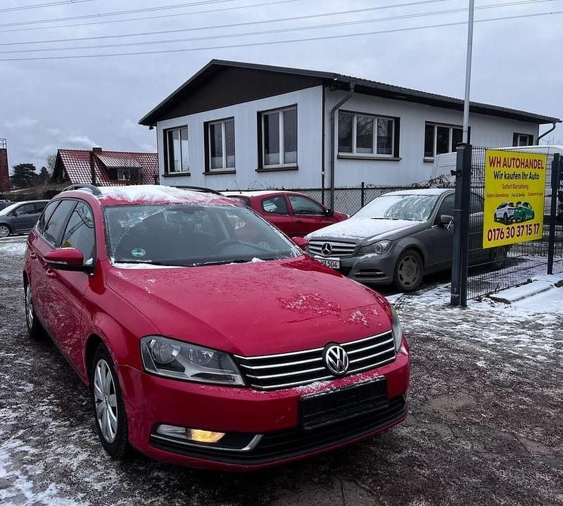 Gebraucht VW Passat Trendline 140 PS (102 kW) 2011 Rot Kombi