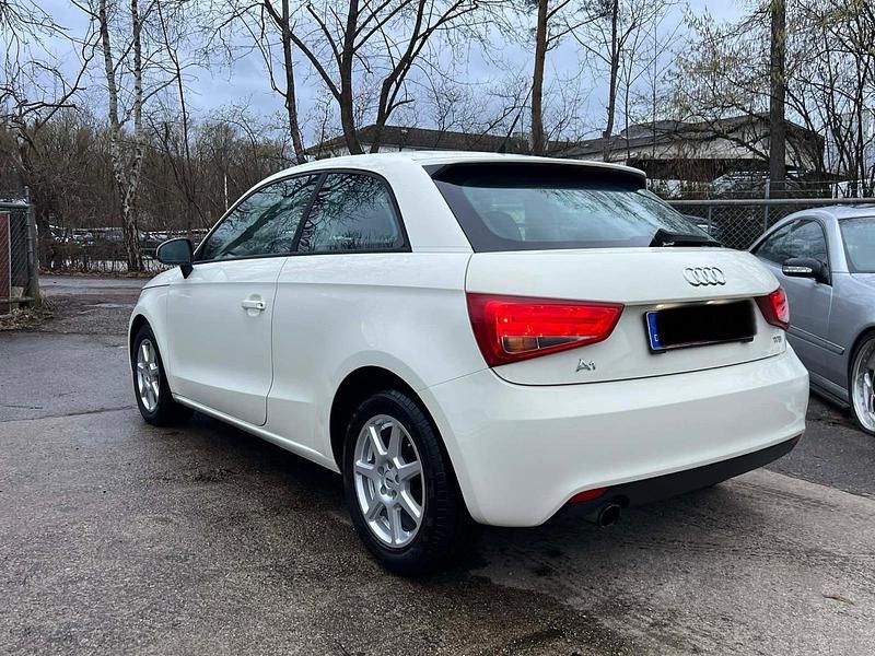 Gebraucht Audi A1 86 PS (63 kW) 2011 Weiß Kleinwagen