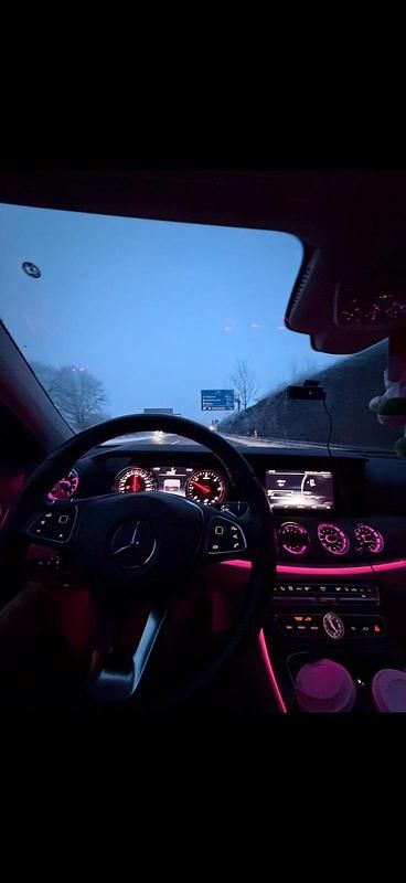 Gebraucht Mercedes E220 AMG 194 PS (142 kW) 2017 Blau Limousine