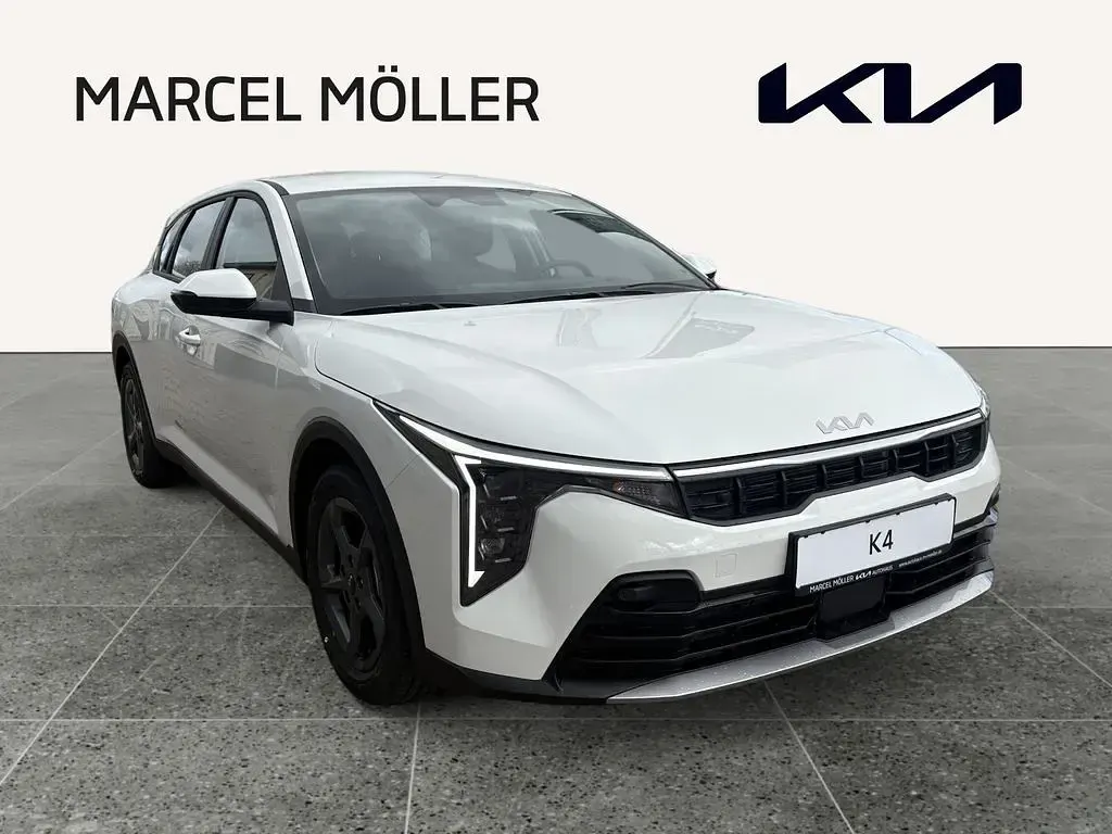 Neu Kia K4 Comfort 150 PS (110 kW) 2026 Weiß Limousine