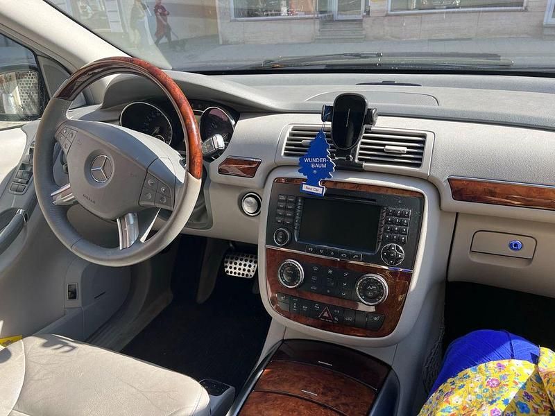 Gebraucht Mercedes R500 306 PS (225 kW) 2007 Schwarz Van / Kleinbus