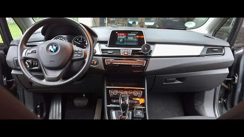 Gebraucht BMW 216 116 PS (85 kW) 2020 Grau Kombi