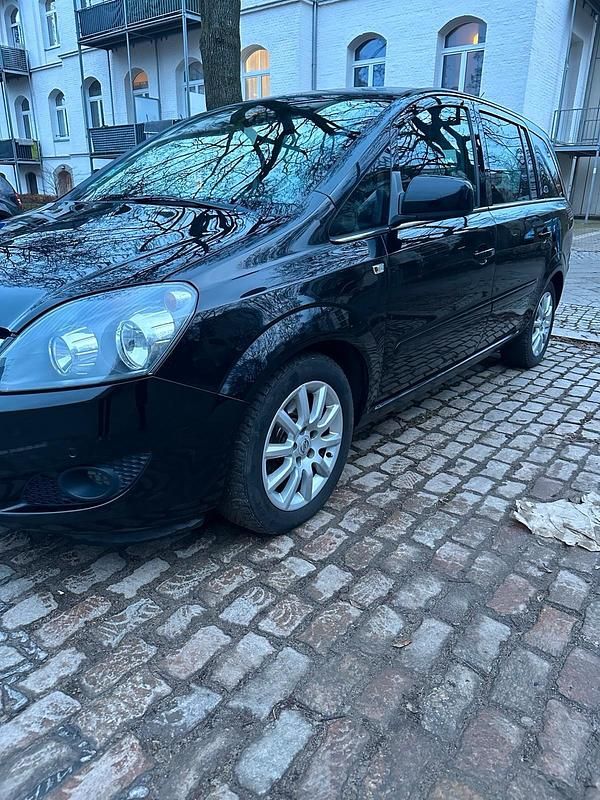 Gebraucht Opel Zafira 92 PS (67 kW) 2010 Schwarz Van / Kleinbus