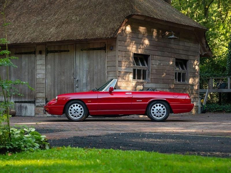 Gebraucht Alfa Romeo Spider Quadrifoglio Verde 117 PS (86 kW) 1990 Rot Cabrio