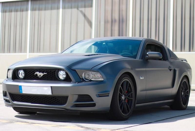Grau Gebraucht 2013 Ford Mustang GT Coupé | 29.999 € (Teuer) - Bild 1/4