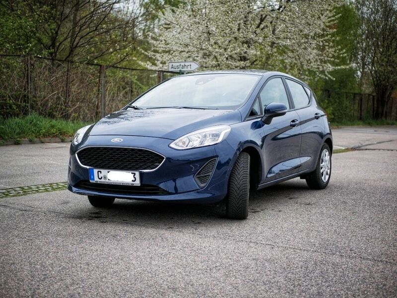 Blau Gebraucht 2020 Ford Fiesta Trend Kleinwagen | 8.400 € (Superpreis) - Bild 1/4