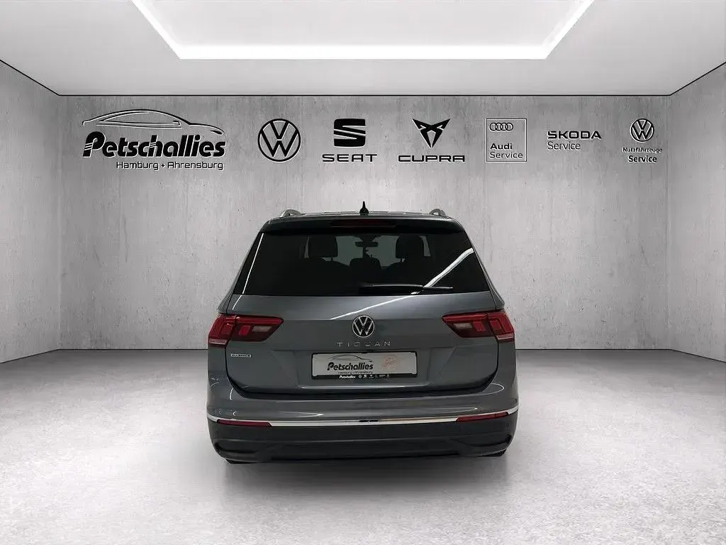 Gebraucht VW Tiguan Allspace Life 150 PS (110 kW) 2022 Grau SUV