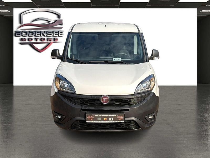 Gebraucht Fiat Doblò 101 PS (74 kW) 2022 Weiß Van / Kleinbus