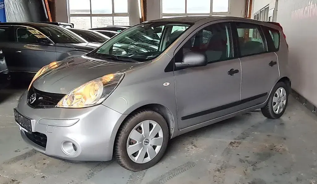 Gebraucht Nissan Note Acenta 88 PS (64 kW) 2011 Silber Kleinwagen