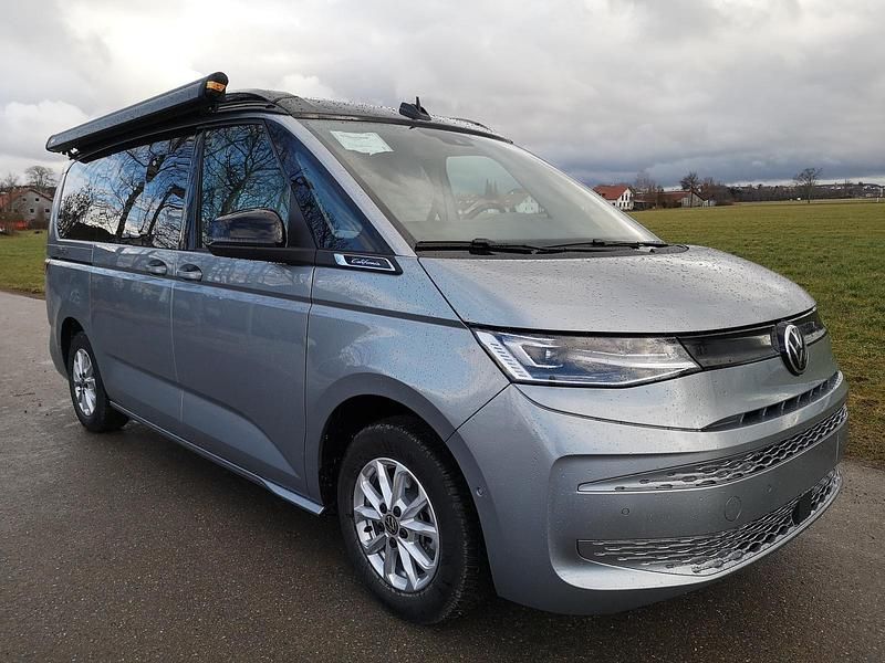 Gebraucht VW T7 Beach 150 PS (110 kW) 2024 Monosilber metallic dach schwarz Van