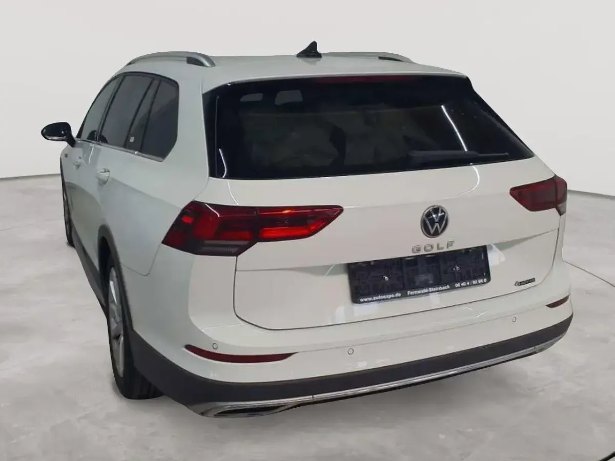 Gebraucht VW Golf Alltrack 200 PS (147 kW) 2022 Weiß Kombi