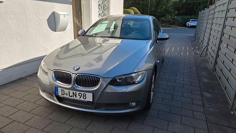 Grau Gebraucht 2007 BMW 335 Sport Line Coupé | 13.000 € (Fairer Preis) - Bild 1/4