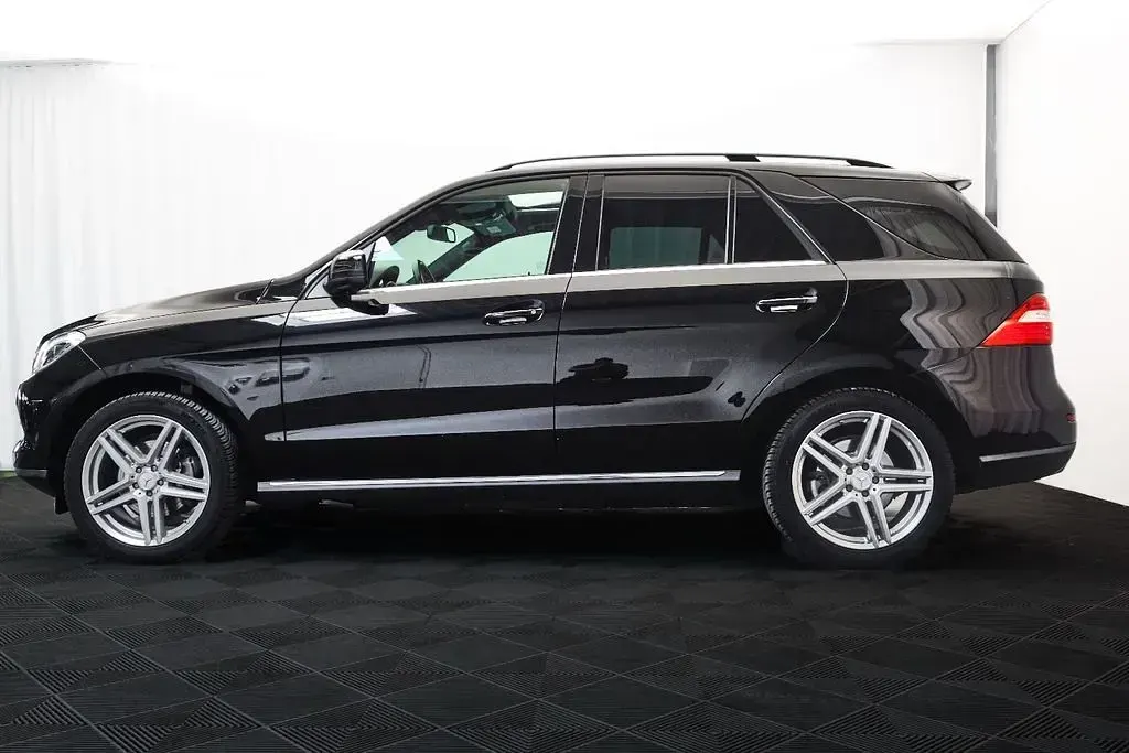 Gebraucht Mercedes ML350 258 PS (189 kW) 2014 Schwarz SUV