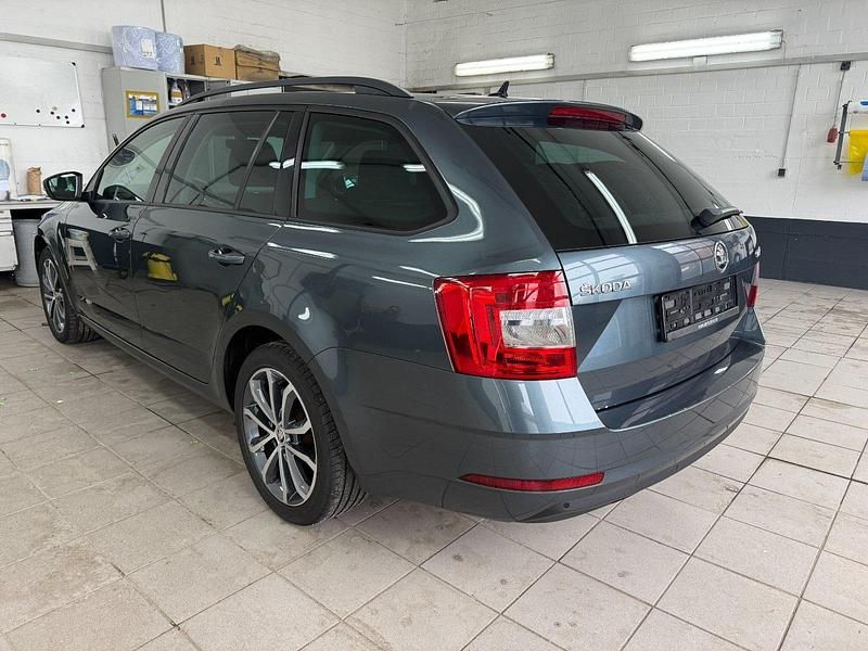 Gebraucht Skoda Octavia Soleil 115 PS (84 kW) 2019 Grau Kombi