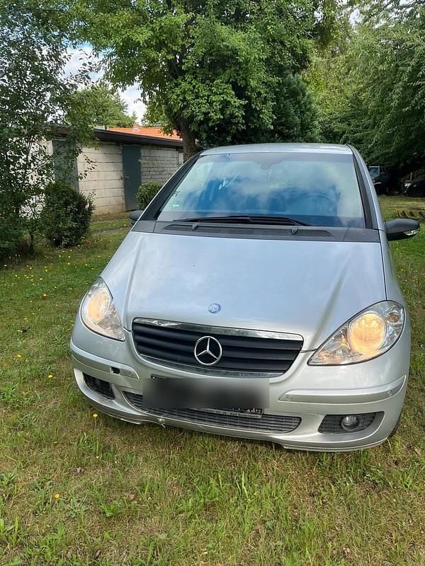 Grau Gebraucht 2006 Mercedes A180 Kleinwagen | 1.500 € (Superpreis) - Bild 1/4