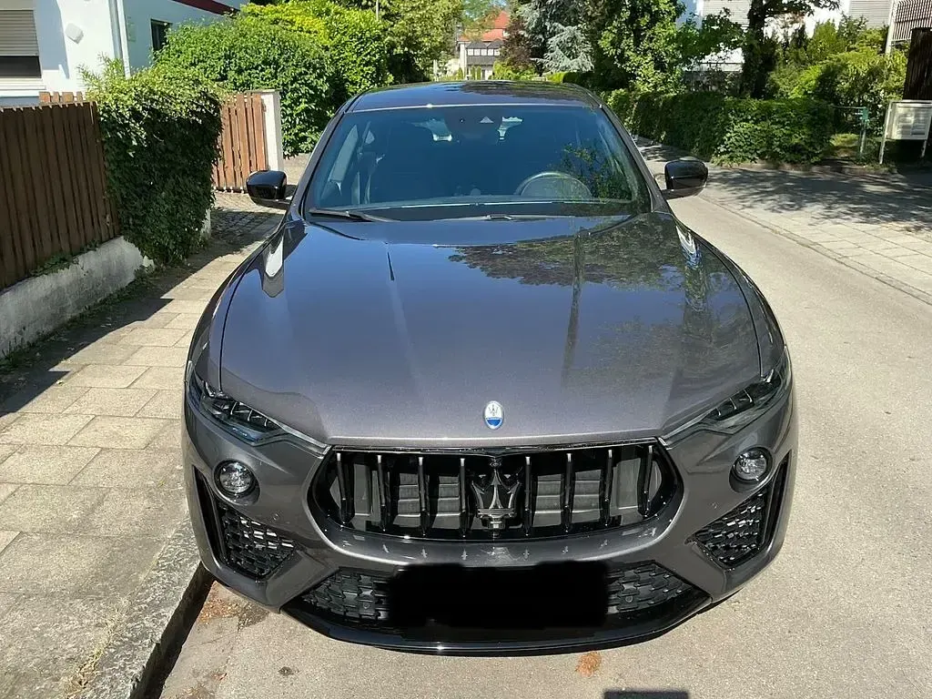 Gebraucht Maserati Levante 430 PS (316 kW) 2024 Grau SUV