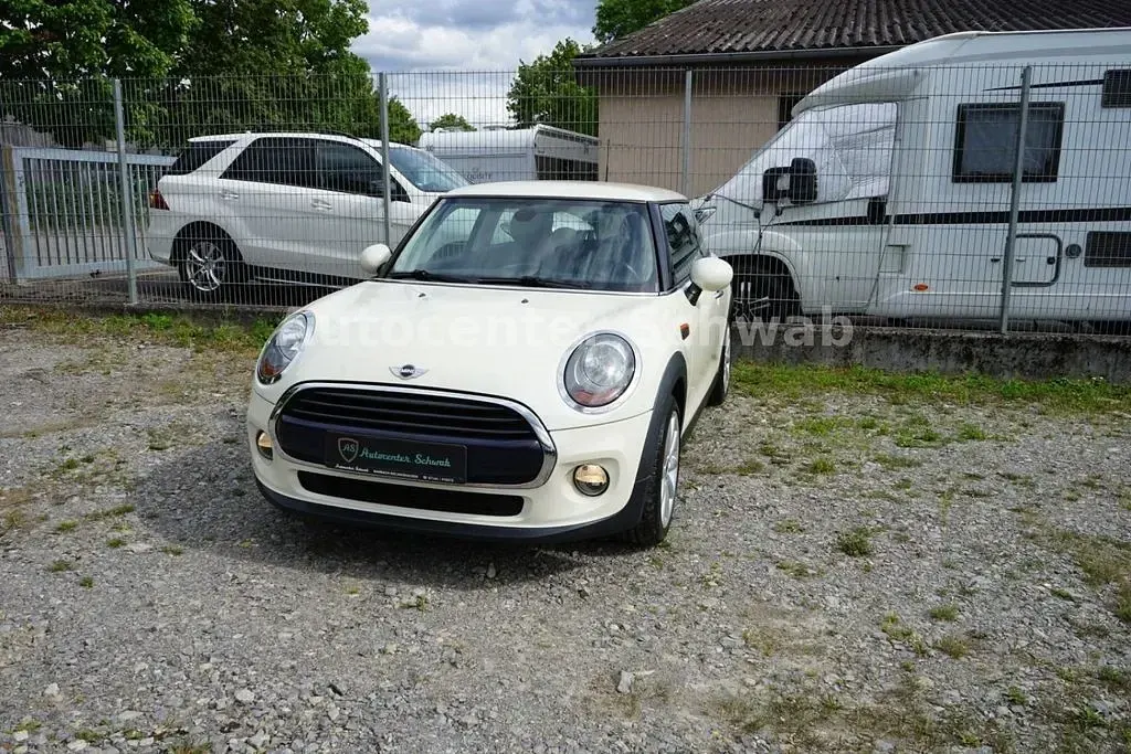 Gebraucht Mini Cooper Pepper 136 PS (100 kW) 2015 Weiß Kleinwagen