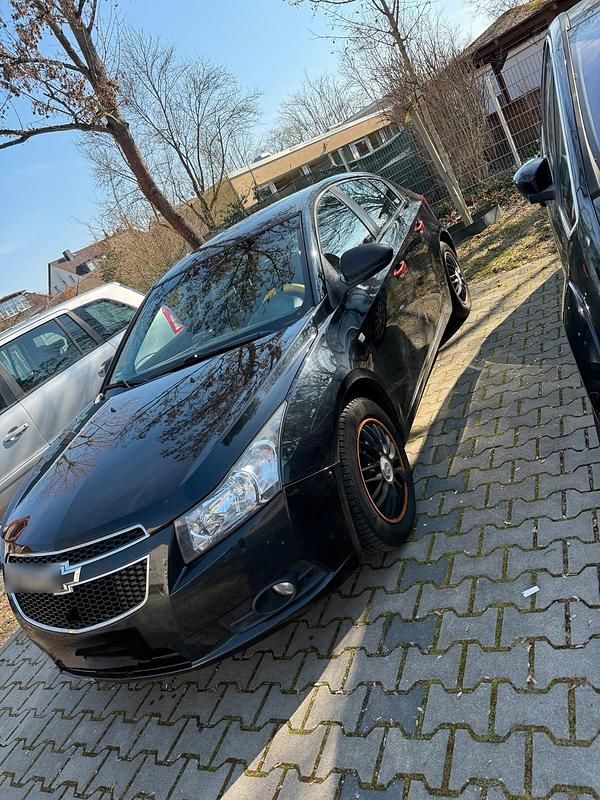Gebraucht Chevrolet Cruze 164 PS (120 kW) 2012 Schwarz Kleinwagen