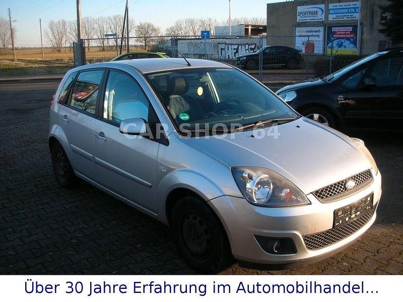 Gebraucht Ford Fiesta Style 75 PS (55 kW) 2008 Silber Kleinwagen