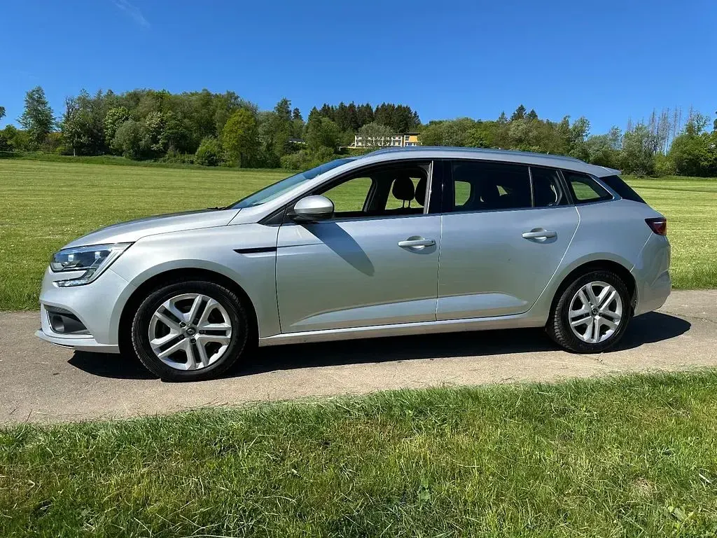 Gebraucht Renault Mégane Business 116 PS (85 kW) 2020 Grau Limousine