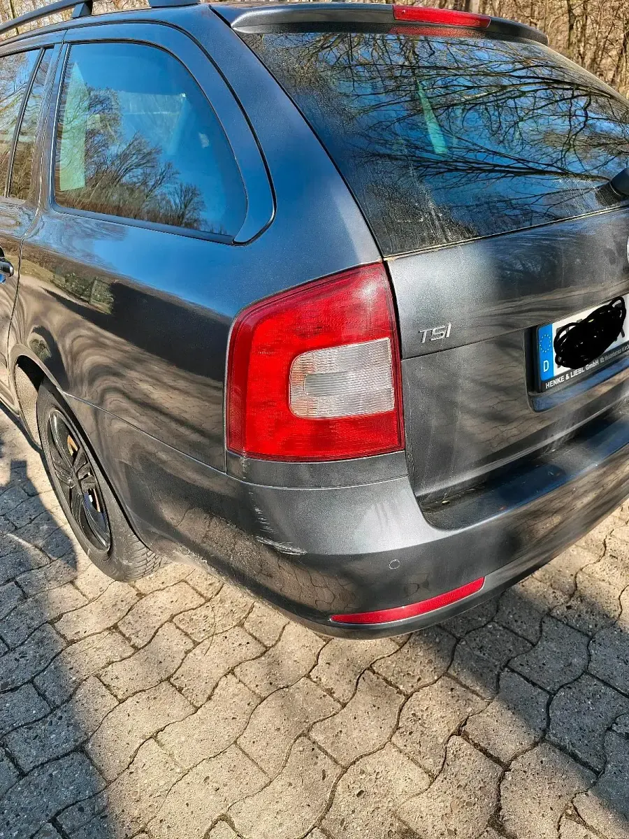 Gebraucht Skoda Octavia 125 PS (91 kW) 2011 Grau Kombi