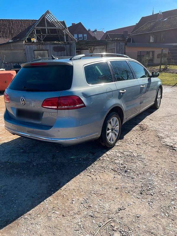 Gebraucht VW Passat 140 PS (102 kW) 2011 Kombi