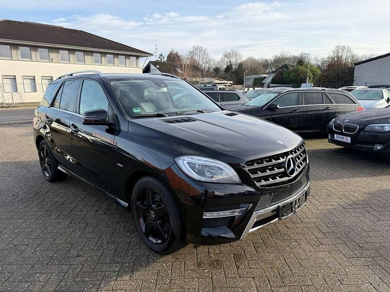 Gebraucht Mercedes ML350 258 PS (189 kW) 2012 Schwarz SUV