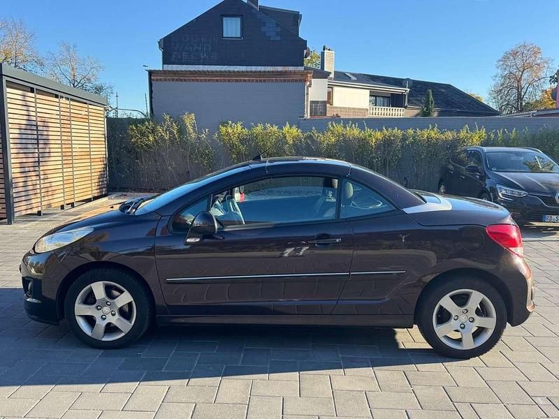 Gebraucht Peugeot 207 Active 120 PS (88 kW) 2015 Rouge noir Cabrio