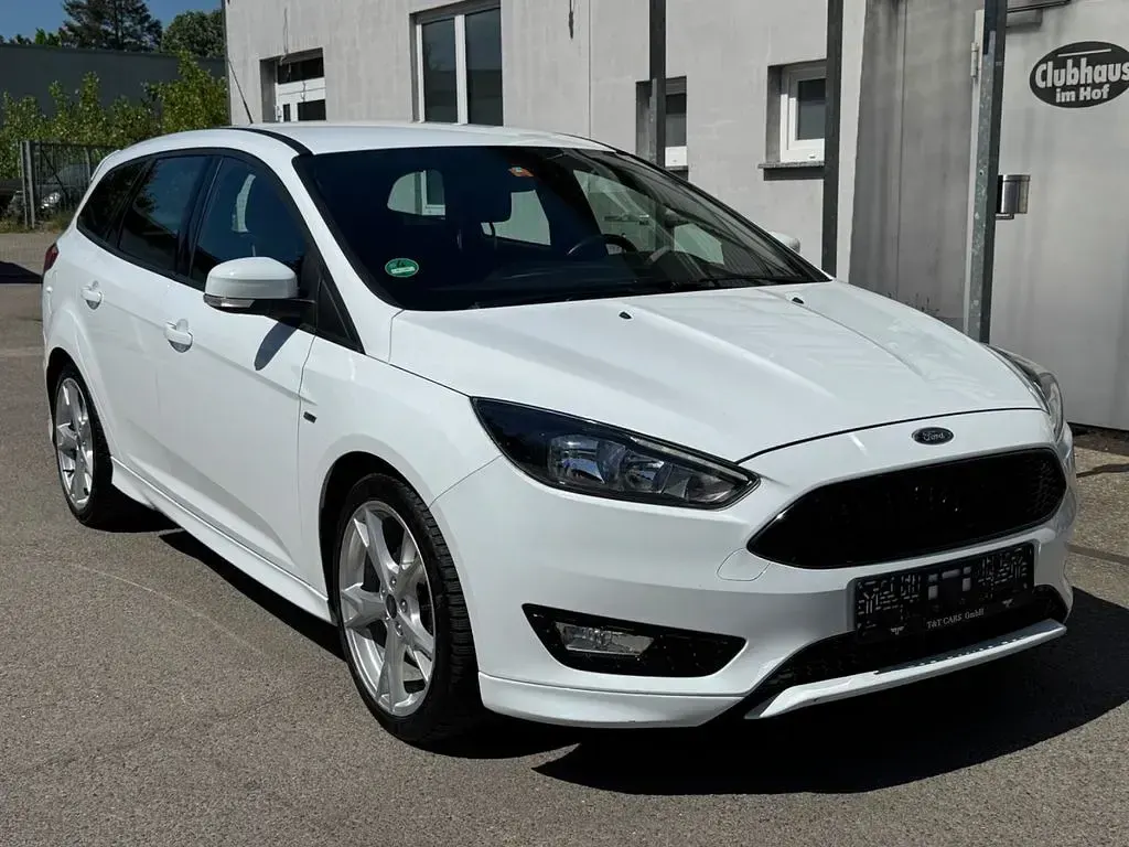 Gebraucht Ford Focus ST-Line 182 PS (133 kW) 2017 Weiß Limousine