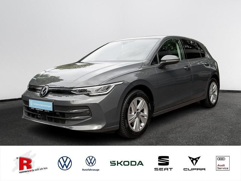 Grau Gebraucht 2024 VW Golf VIII Life Limousine | 27.990 € (Teuer) - Bild 1/4