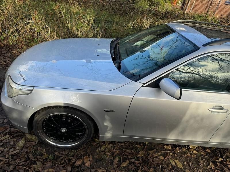 Gebraucht BMW 525 220 PS (161 kW) 2005 Silber Kombi