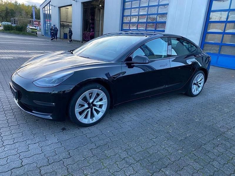 Schwarz Gebraucht 2023 Tesla Model 3 Performance Limousine | 23.900 € (Superpreis) - Bild 1/4