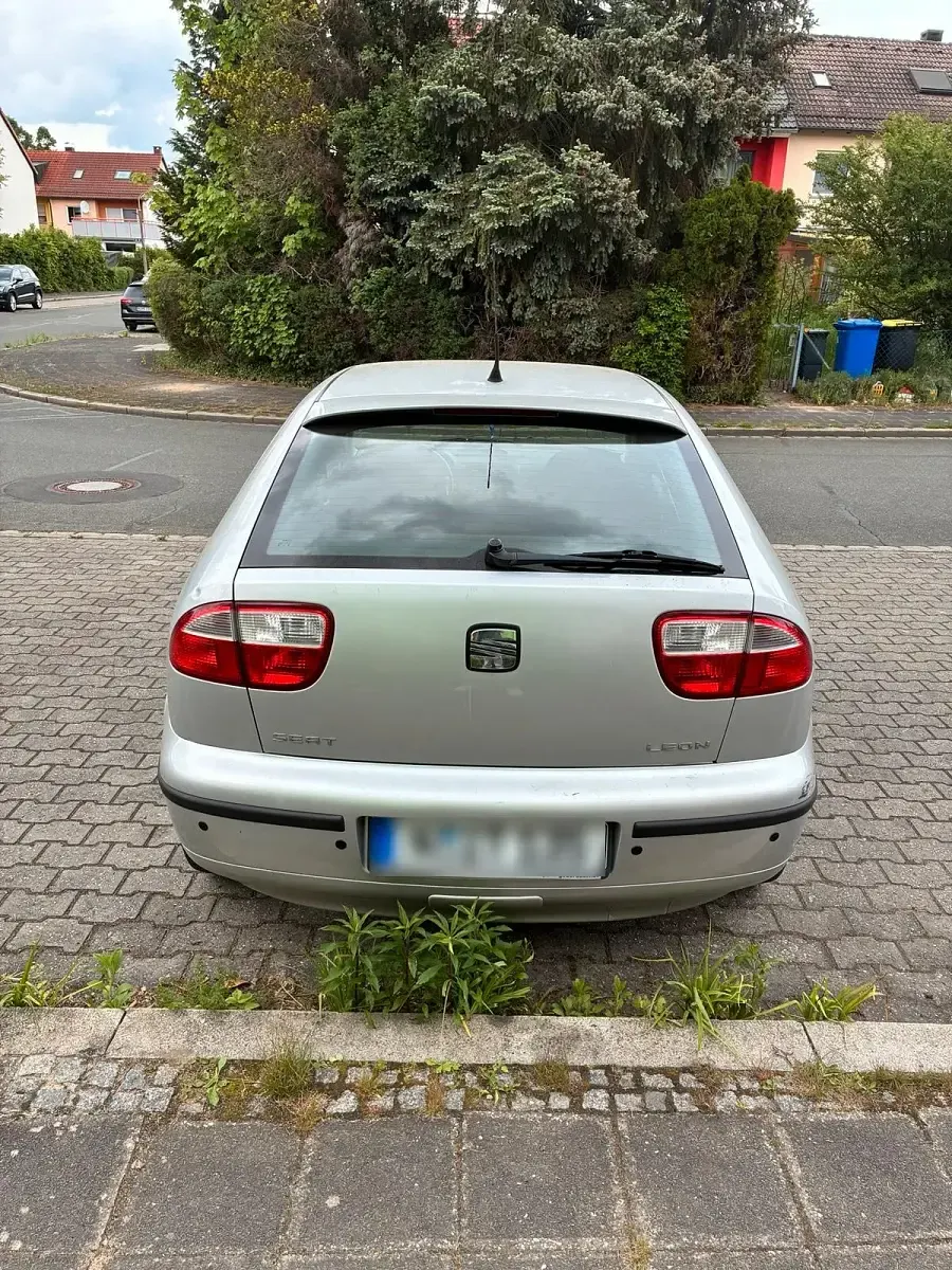 Używany Seat Leon 74 KM (54 kW) 2004 Srebrny Hatchback
