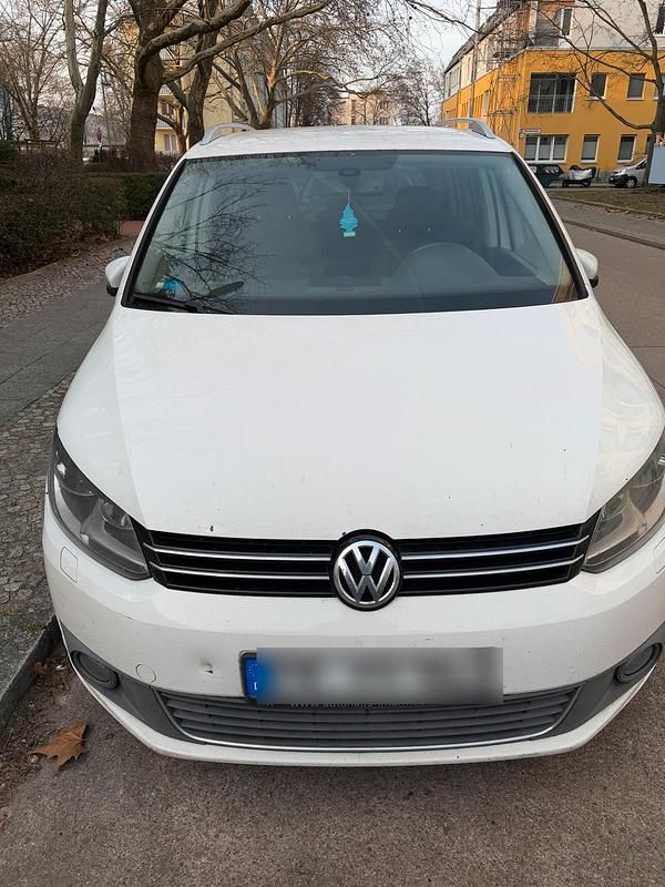 Weiß Gebraucht 2010 VW Touran Van / Kleinbus | 5.600 € (Fairer Preis) - Bild 1/4