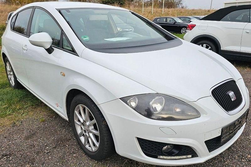 Weiß Gebraucht 2012 Seat Leon Copa Limousine | 6.390 € (Guter Preis) - Bild 1/4
