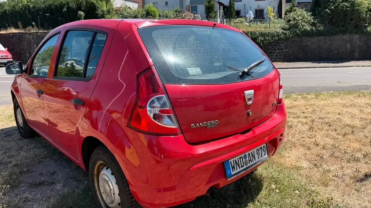 Gebraucht Dacia Sandero 75 PS (55 kW) 2007 Rot Limousine