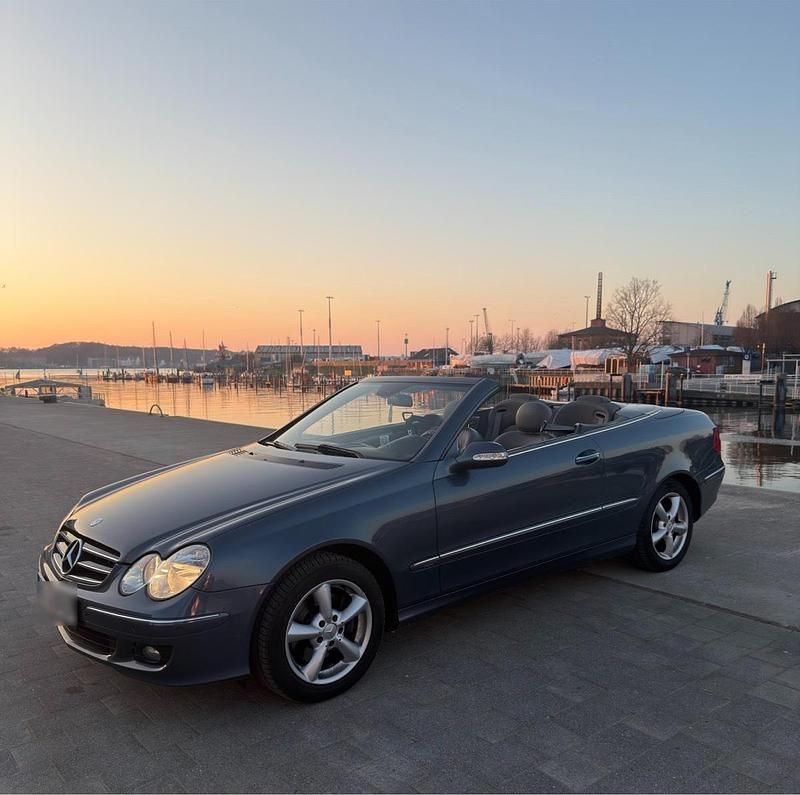 Gebraucht Mercedes CLK200 163 PS (119 kW) 2006 Blau Cabrio