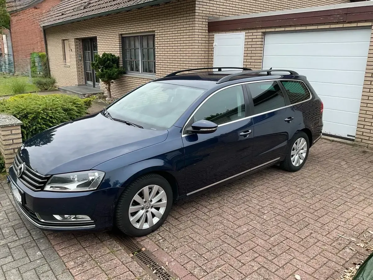 Gebraucht VW Passat 140 PS (102 kW) 2014 Blau Kombi