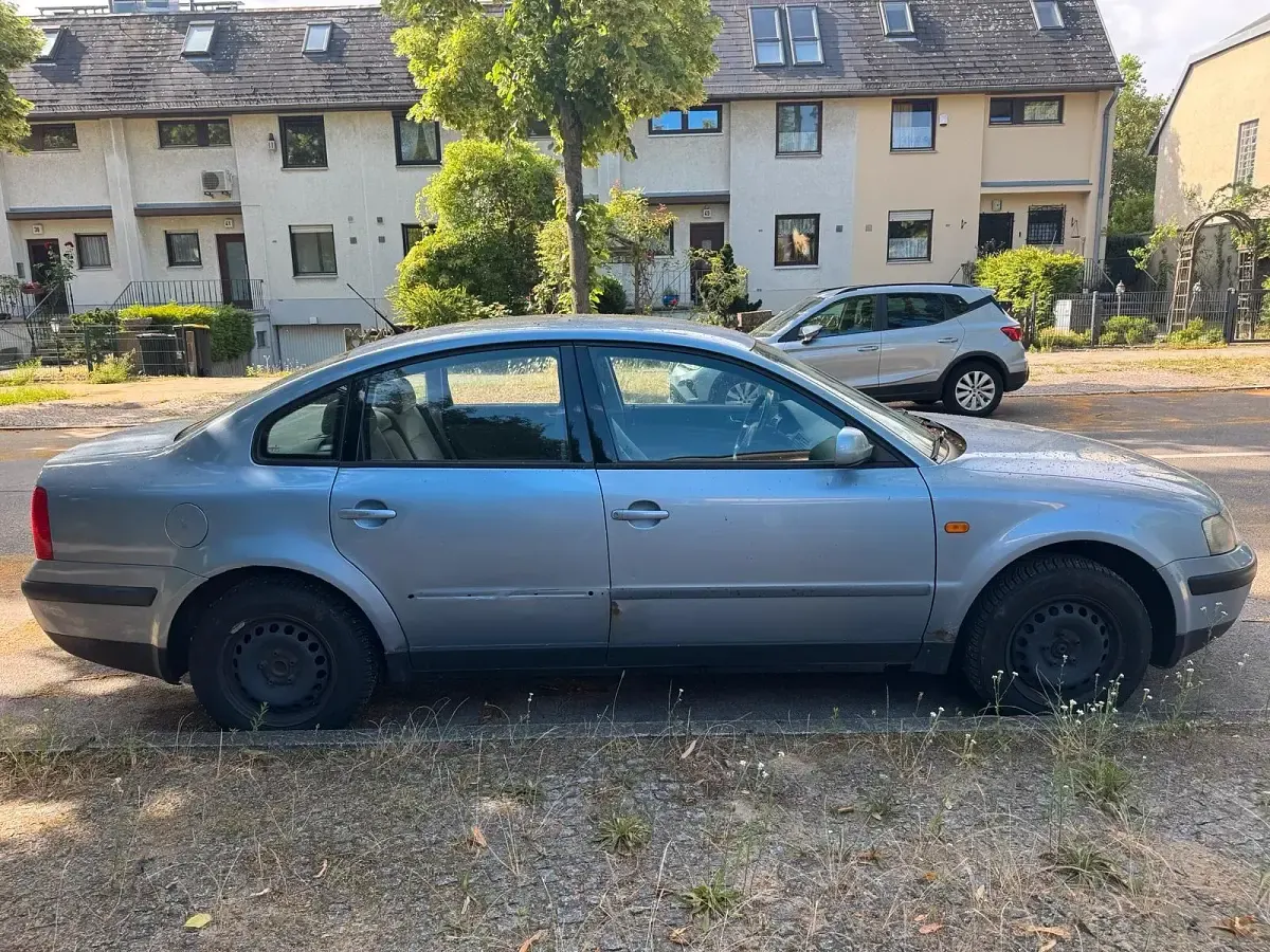 Gebraucht VW Passat 125 PS (91 kW) 1997 Blau Limousine