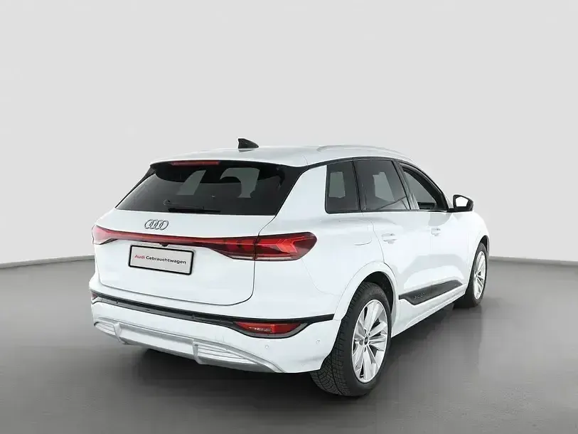Gebraucht Audi SQ6 e-tron Ambiente 360 kW (490 PS) 2025 Gletscherweiß SUV