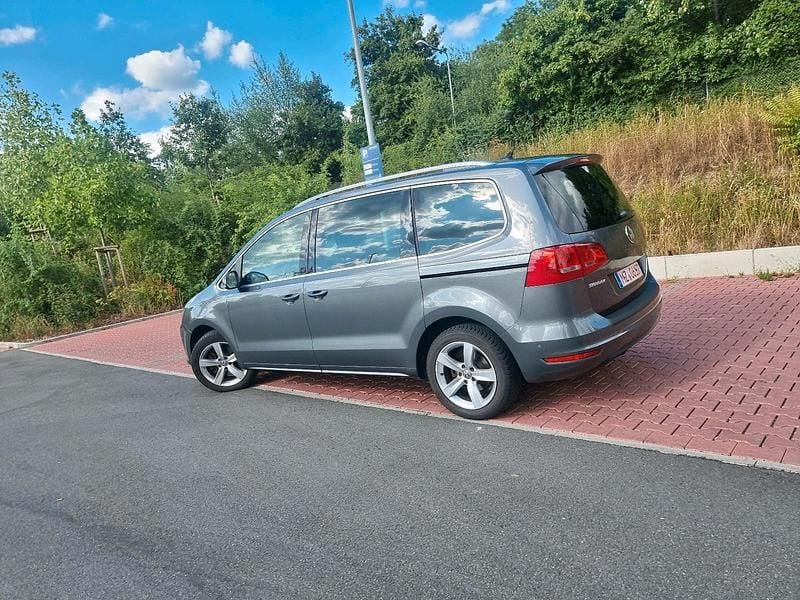 Gebraucht VW Sharan 140 PS (102 kW) 2014 Grau Van / Kleinbus