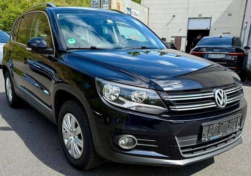 Schwarz Gebraucht 2012 VW Tiguan Sportline SUV | 5.990 € (Superpreis) - Bild 1/4