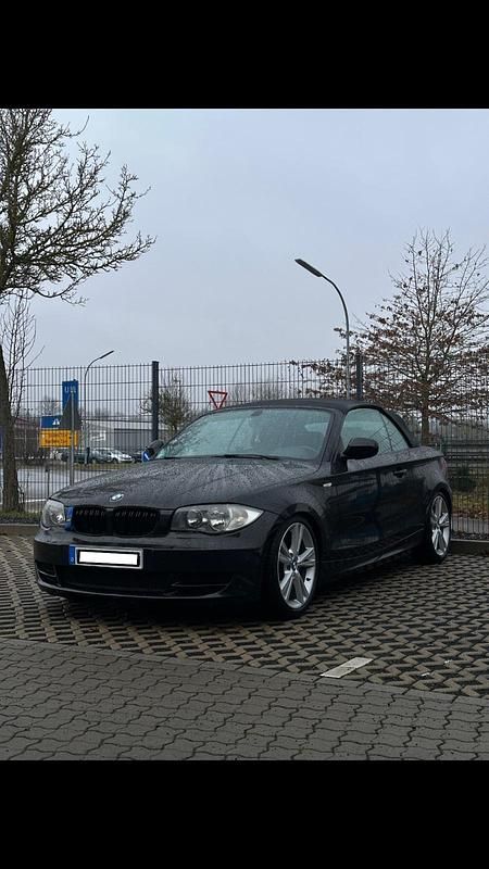 Schwarz Gebraucht 2010 BMW 118 Cabriolet Cabrio | 5.900 € (Etwas zu teuer) - Bild 1/4