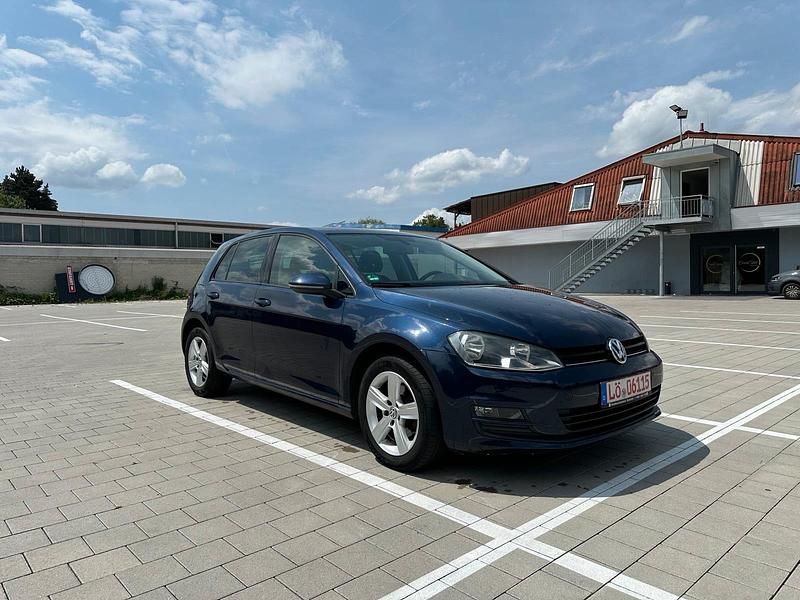 Blau Gebraucht 2013 VW Golf VII Kleinwagen | 6.200 € (Fairer Preis) - Bild 1/4