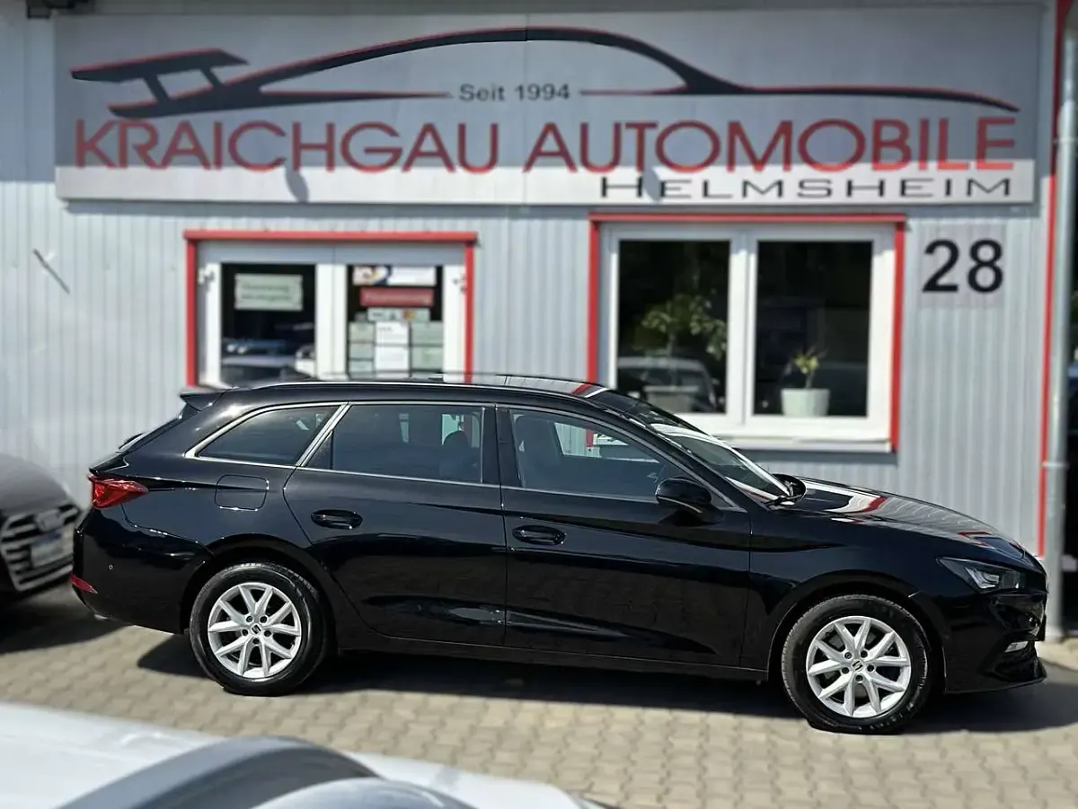 Gebraucht Seat Leon 150 PS (110 kW) 2023 Mitternachtsschwarz Kombi