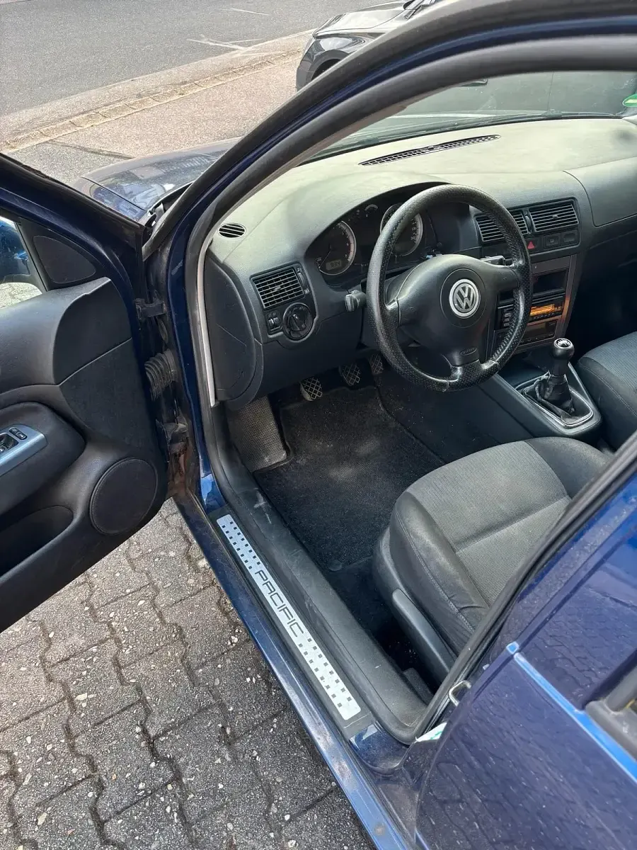 Gebraucht VW Golf IV 75 PS (55 kW) 2003 Blau Kleinwagen