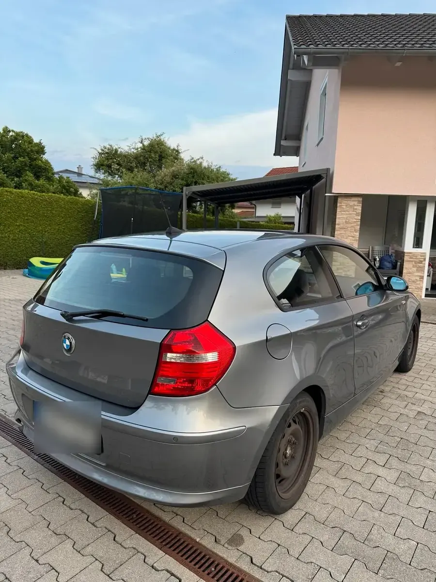 Gebraucht BMW 118 143 PS (105 kW) 2009 Grau Kleinwagen
